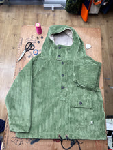 Load image into Gallery viewer, Green Cord Smock
