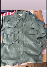 Load image into Gallery viewer, Corduroy Utility overshirt Olive
